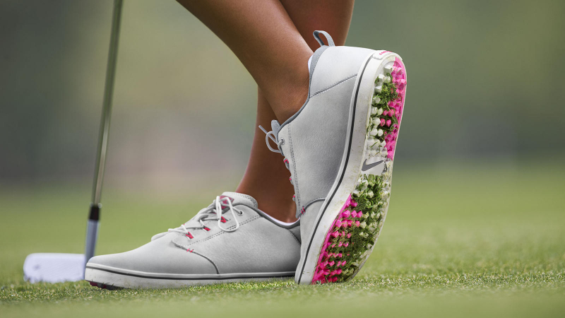 Giày golf Nike nữ nam rất được ưa chuộng hiện nay