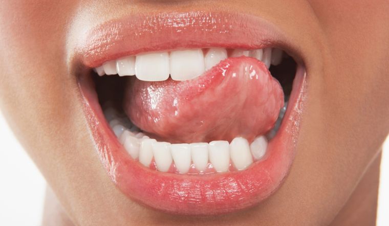 Dùng lưỡi chà xát răng: Dưỡng thận