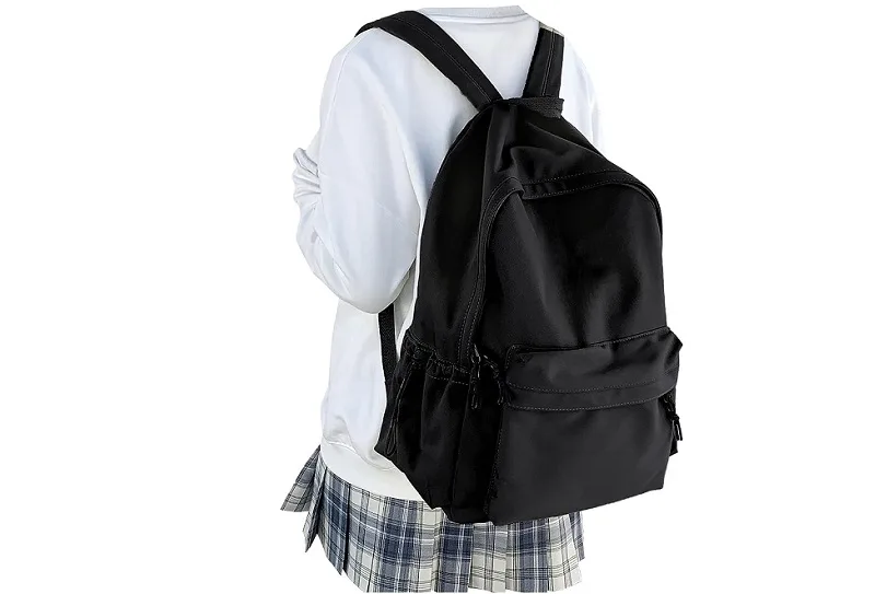 WEPOET Classic Basic Black Backpack thiết kế đơn giản với màu đen chủ đạo