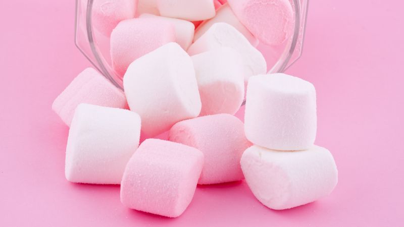 Những nguy hiểm tiềm ăn khi trẻ ăn kẹo xốp Marshmallow