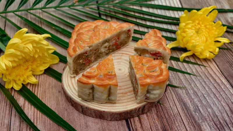 Bánh Trung Thu Ninh Hương có hương vị thơm ngon với phần nhân bánh ngọt bùi