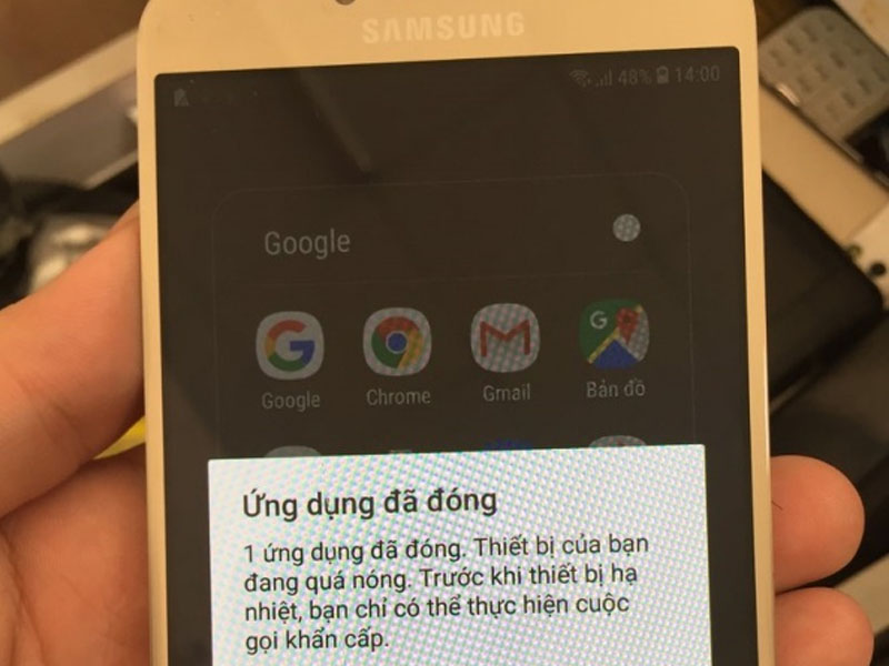 điện thoại Samsung báo thiết bị quá nóng
