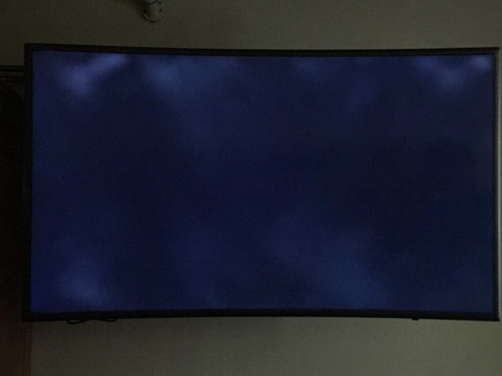 TV bị đen màn hình vẫn có tiếng