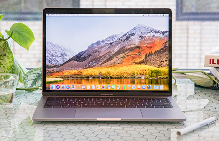 Với hiệu năng và giá tiền hiện tại thì MacBook Pro 2018 không phải là máy tính phổ thông 
