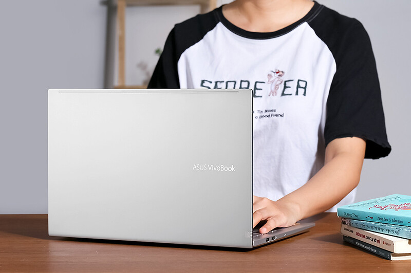 Vẻ bề ngoài của Asus VivoBook A515EP cực kỳ bắt mắt