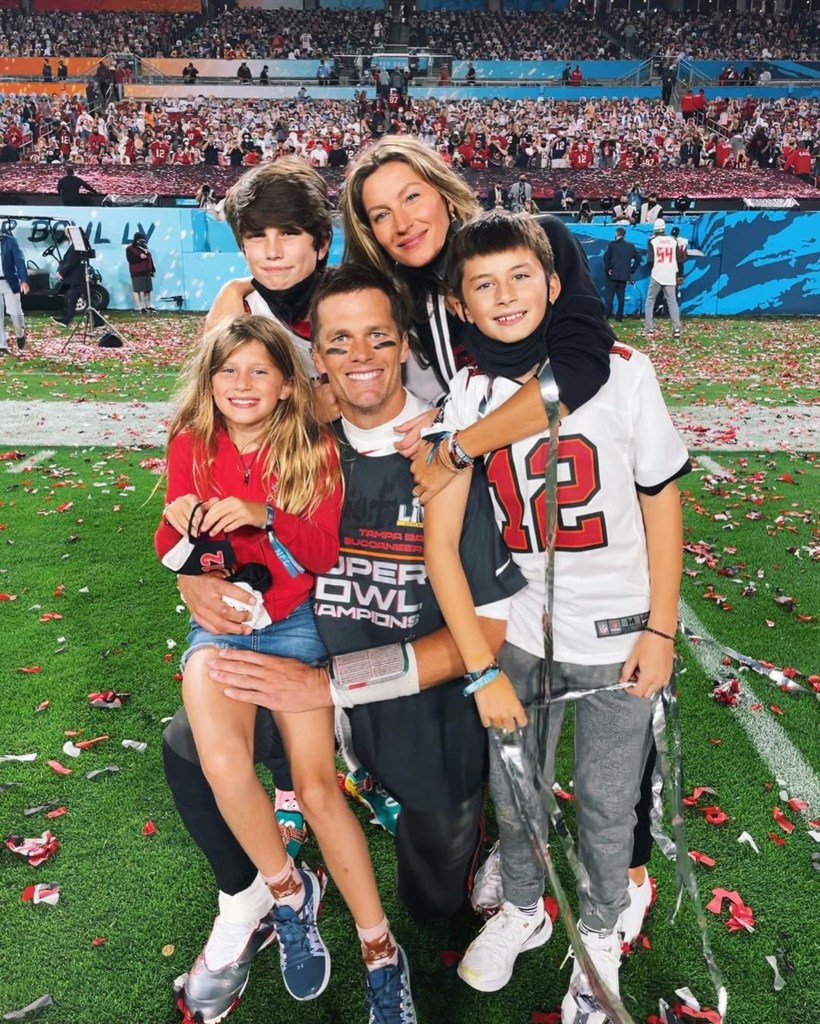 Tom Brady and Gisele Bündchen with their kids