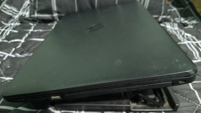 laptop hợp để học tập và làm việc văn phòng.