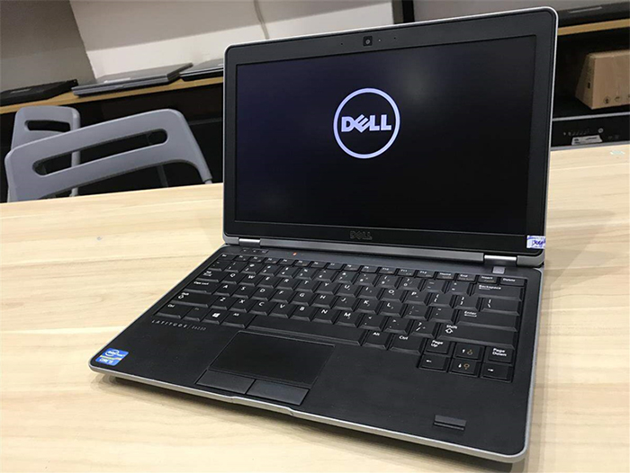 Dell Latitude E6230  có ngoại hình nhỏ gọn nhưng vô cùng chắc chắn