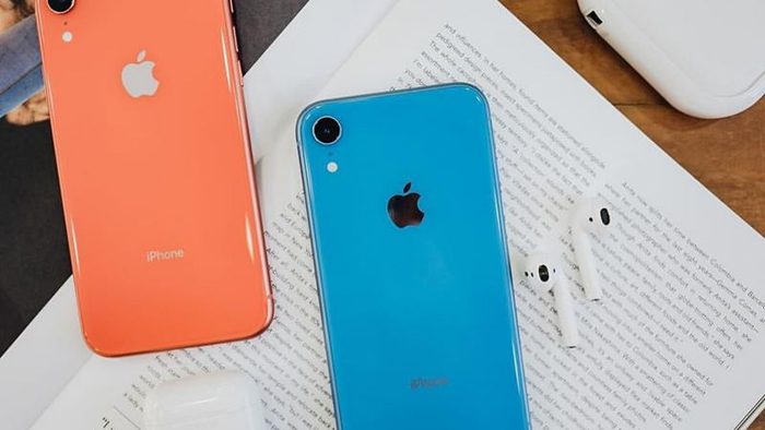 iPhone XR có thiết kế tương đối giống với chiếc iPhone 8 năm 2017