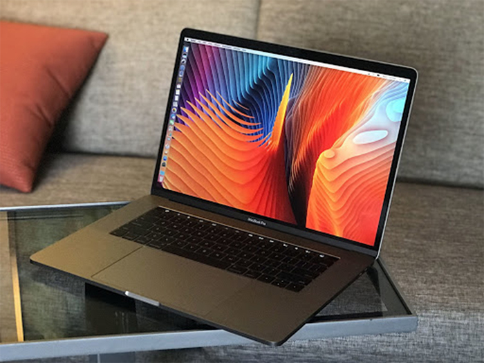 Thiết kế của MacBook Pro 2017 15 inch giống hoàn toàn với bản năm 2016