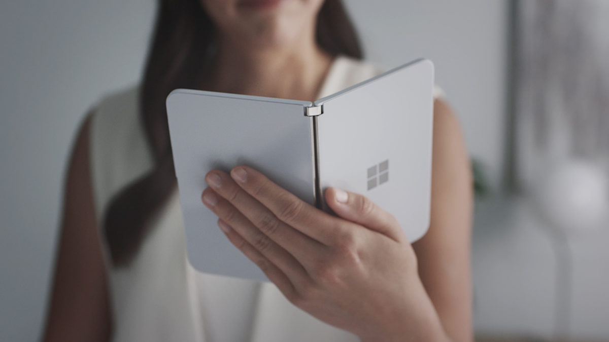 Thiết kế giống chiếc Surface Dou Microsoft được cho là bền hơn